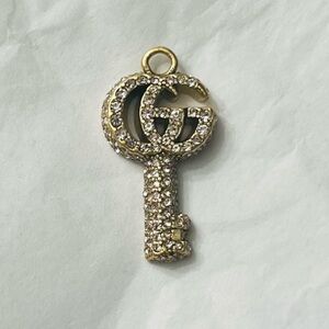 GUCCI Key Zipper Charm in Gold